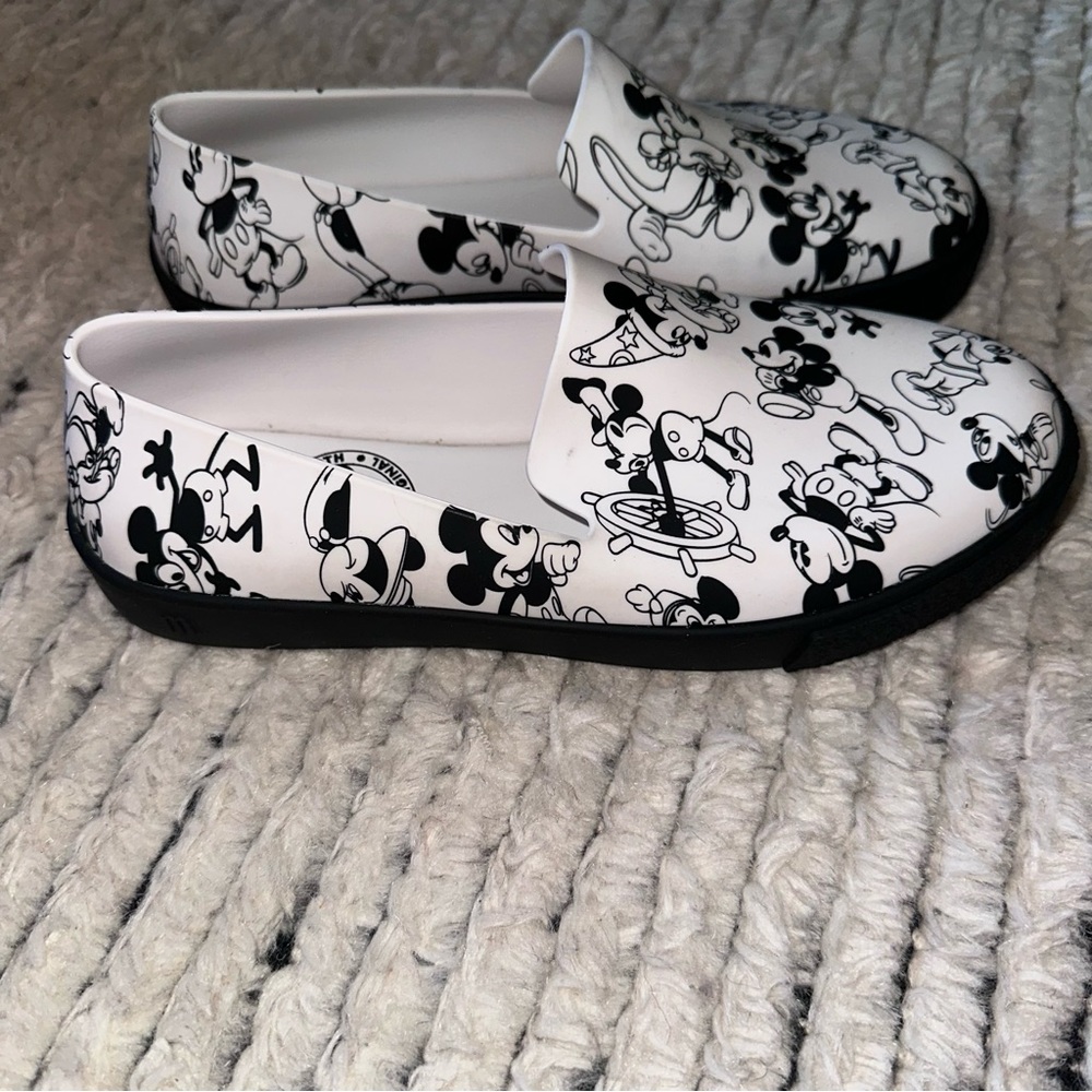 Melissa ground Mickey/Minnie Mouse shoes size 7 in black and white
